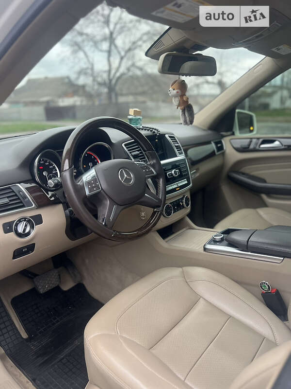 Позашляховик / Кросовер Mercedes-Benz M-Class 2013 в Звенигородці