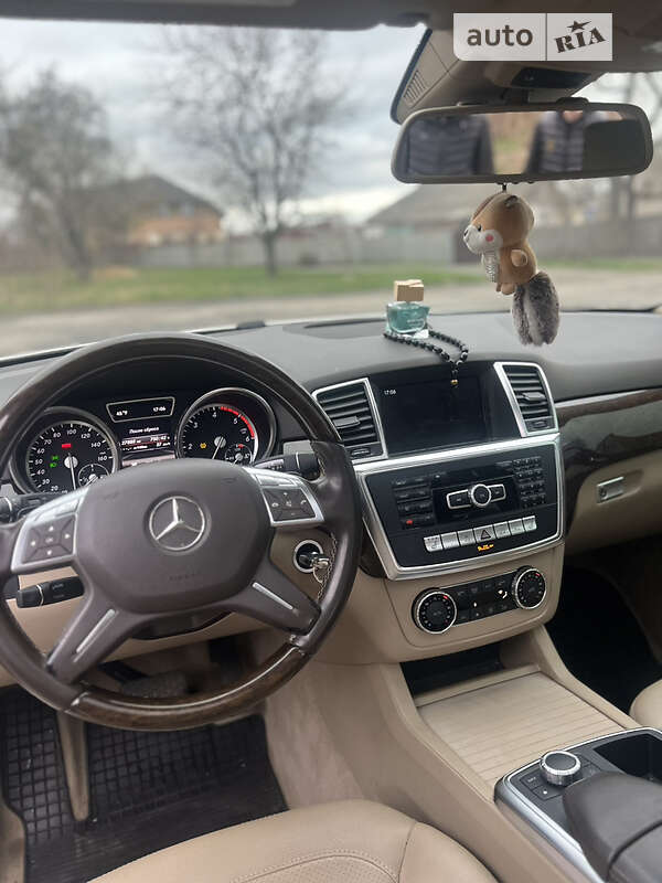 Позашляховик / Кросовер Mercedes-Benz M-Class 2013 в Звенигородці