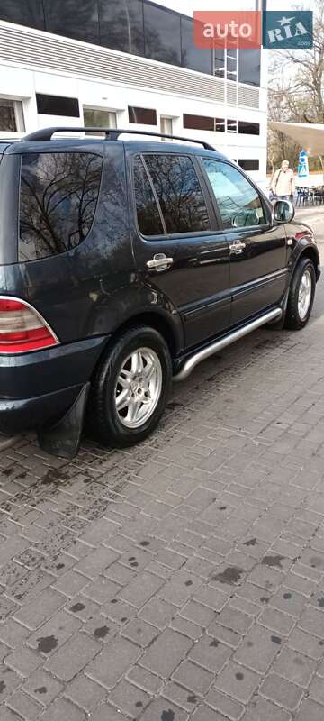 Позашляховик / Кросовер Mercedes-Benz M-Class 1999 в Одесі