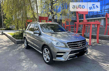 Внедорожник / Кроссовер Mercedes-Benz M-Class 2013 в Киеве