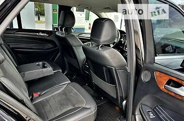 Внедорожник / Кроссовер Mercedes-Benz M-Class 2011 в 