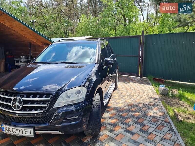 Внедорожник / Кроссовер Mercedes-Benz M-Class 2011 в Боярке