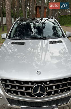 Внедорожник / Кроссовер Mercedes-Benz M-Class 2011 в 