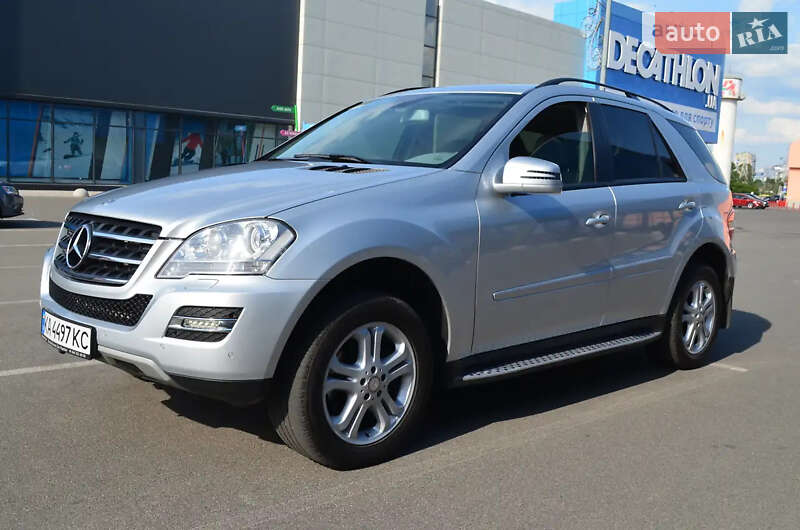Внедорожник / Кроссовер Mercedes-Benz M-Class 2011 в Киеве