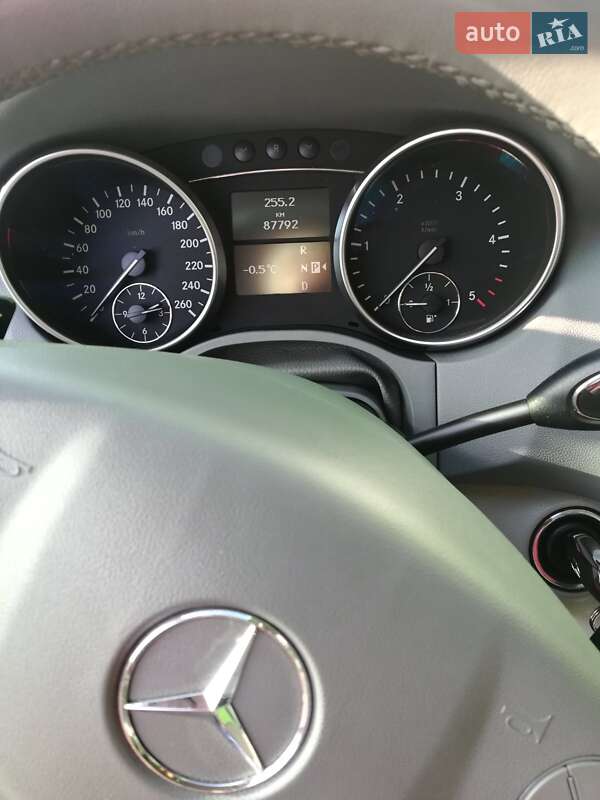 Внедорожник / Кроссовер Mercedes-Benz M-Class 2011 в Киеве