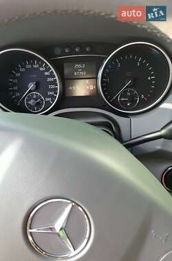 Внедорожник / Кроссовер Mercedes-Benz M-Class 2011 в 