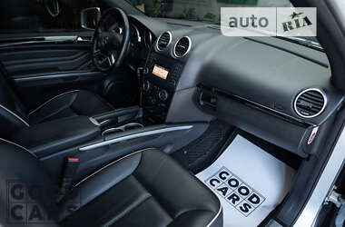Позашляховик / Кросовер Mercedes-Benz M-Class 2011 в 