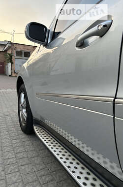 Внедорожник / Кроссовер Mercedes-Benz M-Class 2005 в 