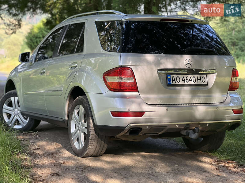 Внедорожник / Кроссовер Mercedes-Benz M-Class 2010 в Межгорье