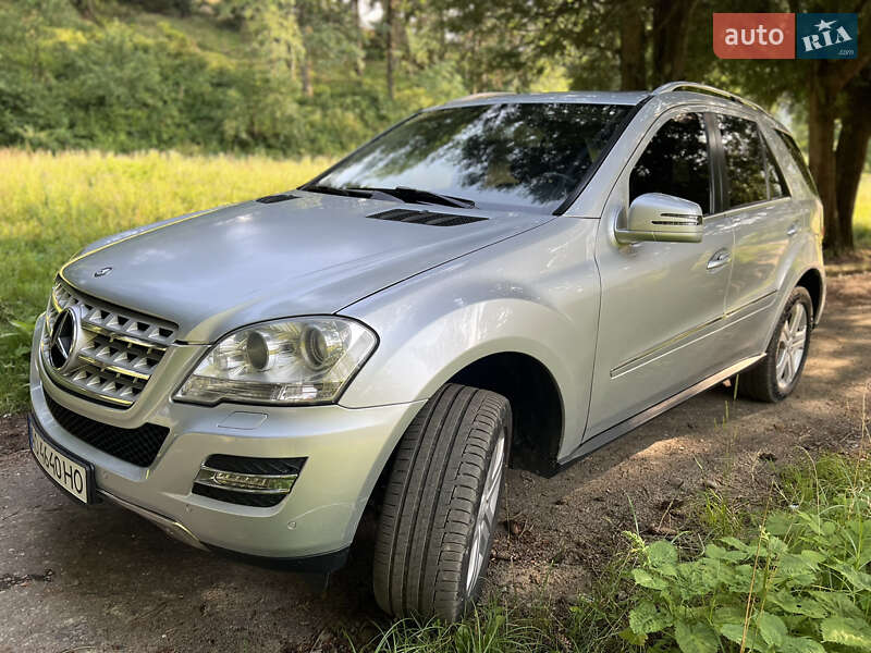 Внедорожник / Кроссовер Mercedes-Benz M-Class 2010 в Межгорье
