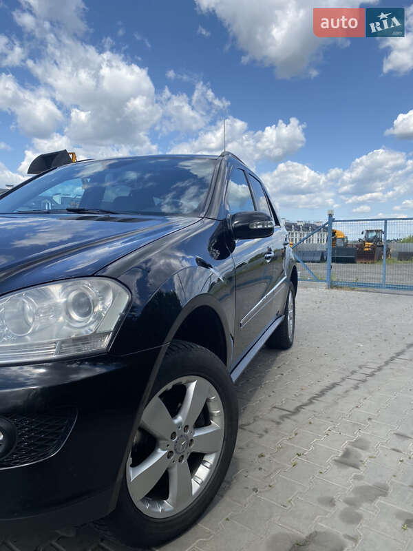 Внедорожник / Кроссовер Mercedes-Benz M-Class 2008 в Луцке