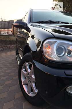 Внедорожник / Кроссовер Mercedes-Benz M-Class 2003 в 
