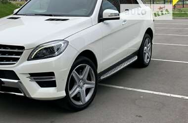 Внедорожник / Кроссовер Mercedes-Benz M-Class 2011 в Черновцах