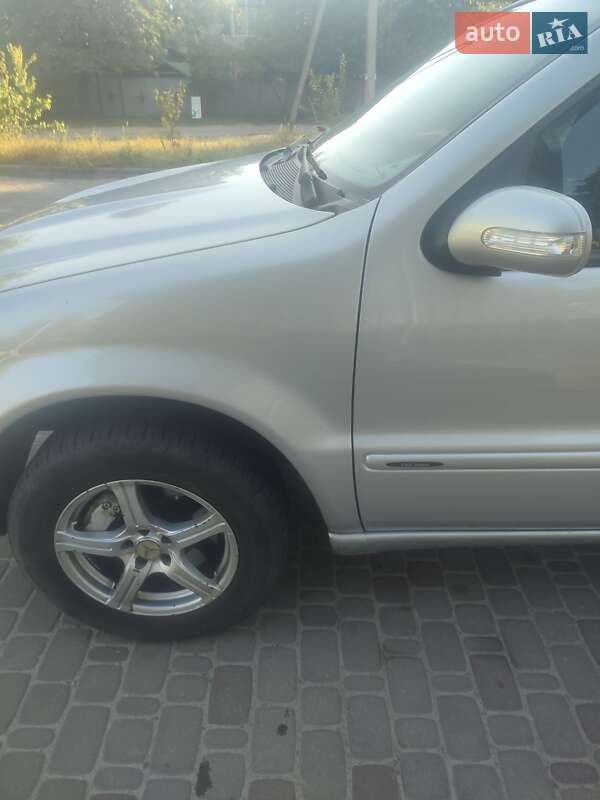 Внедорожник / Кроссовер Mercedes-Benz M-Class 2004 в Броварах