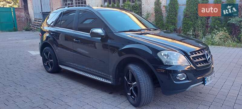 Внедорожник / Кроссовер Mercedes-Benz M-Class 2009 в Львове