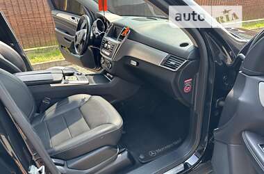 Внедорожник / Кроссовер Mercedes-Benz M-Class 2013 в 