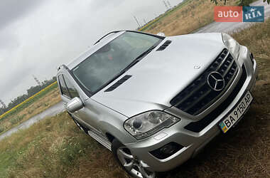 Внедорожник / Кроссовер Mercedes-Benz M-Class 2009 в Долинской