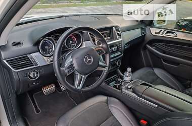 Внедорожник / Кроссовер Mercedes-Benz M-Class 2013 в 