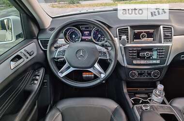 Внедорожник / Кроссовер Mercedes-Benz M-Class 2013 в 