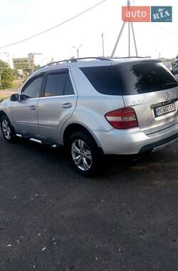 Внедорожник / Кроссовер Mercedes-Benz M-Class 2007 в 