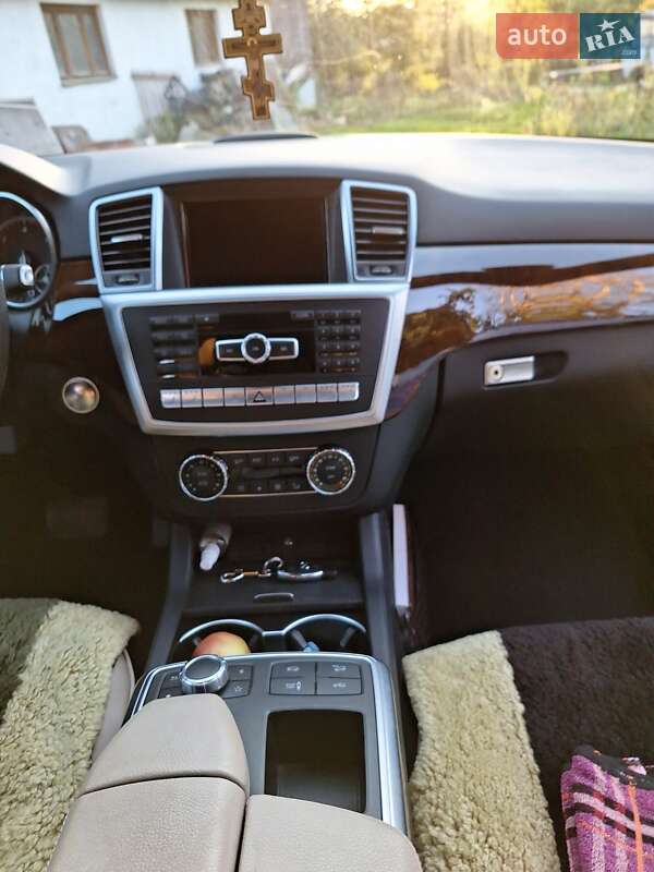 Внедорожник / Кроссовер Mercedes-Benz M-Class 2012 в Рахове