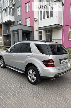 Внедорожник / Кроссовер Mercedes-Benz M-Class 2005 в 