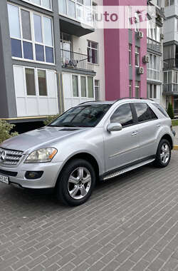 Внедорожник / Кроссовер Mercedes-Benz M-Class 2005 в 