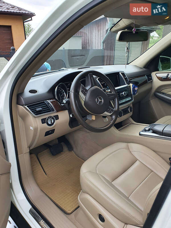 Позашляховик / Кросовер Mercedes-Benz M-Class 2012 в Сторожинці