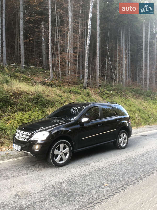 Позашляховик / Кросовер Mercedes-Benz M-Class 2008 в Буковеле