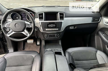 Внедорожник / Кроссовер Mercedes-Benz M-Class 2013 в 