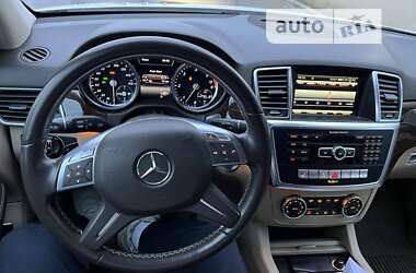 Позашляховик / Кросовер Mercedes-Benz M-Class 2014 в Полтаві