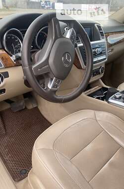 Внедорожник / Кроссовер Mercedes-Benz M-Class 2011 в Косове