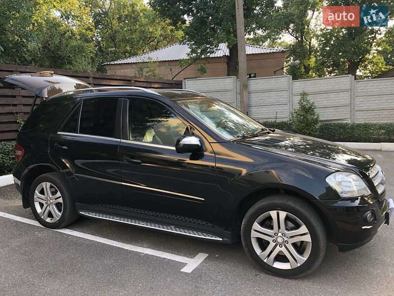 Внедорожник / Кроссовер Mercedes-Benz M-Class 2010 в Харькове