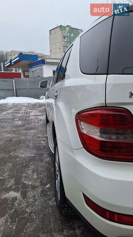 Внедорожник / Кроссовер Mercedes-Benz M-Class 2010 в Черновцах