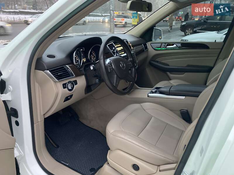 Внедорожник / Кроссовер Mercedes-Benz M-Class 2015 в Киеве
