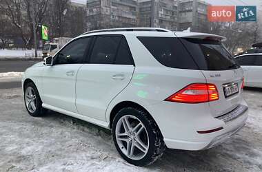 Внедорожник / Кроссовер Mercedes-Benz M-Class 2015 в Киеве