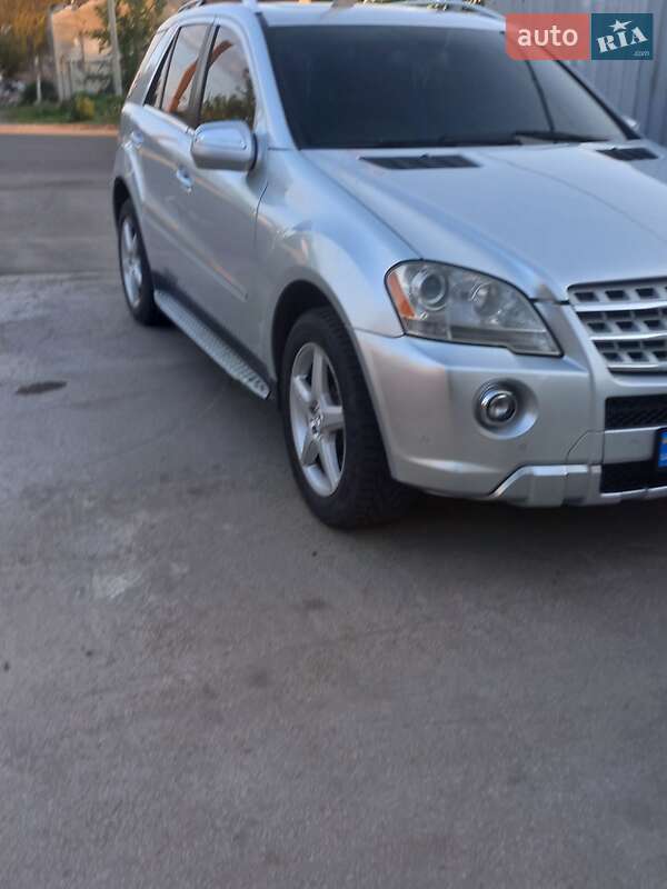 Внедорожник / Кроссовер Mercedes-Benz M-Class 2009 в Ахтырке