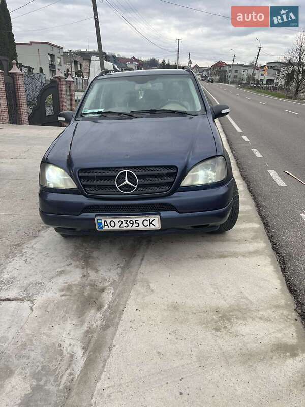 Внедорожник / Кроссовер Mercedes-Benz M-Class 2001 в Тячеве