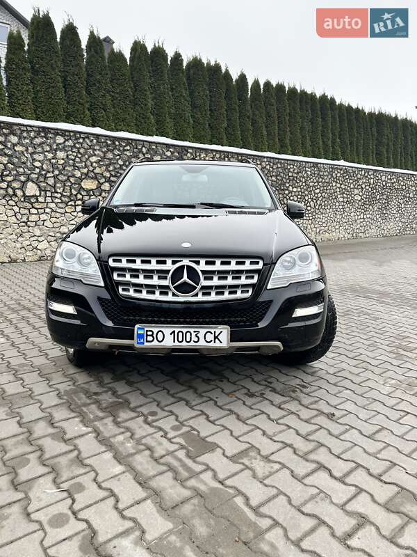 Внедорожник / Кроссовер Mercedes-Benz M-Class 2011 в Тернополе