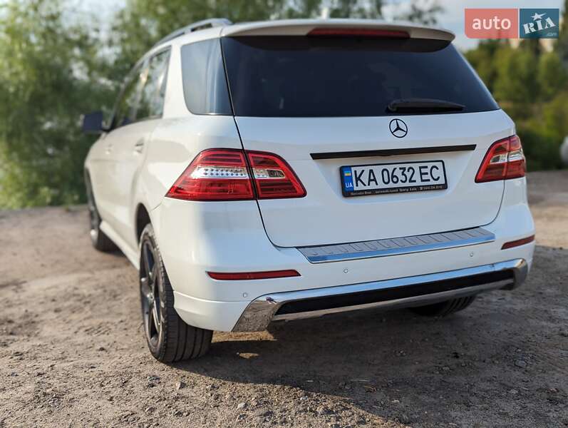 Внедорожник / Кроссовер Mercedes-Benz M-Class 2014 в Киеве