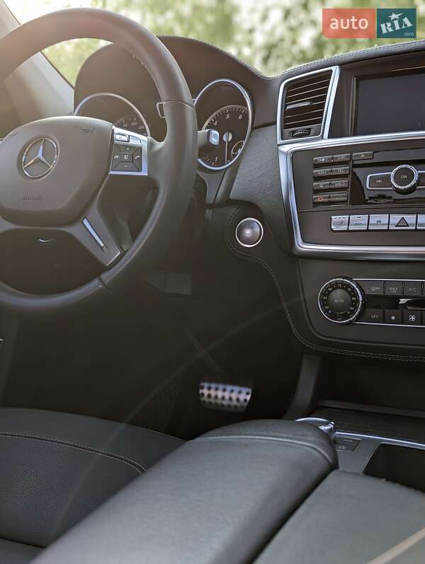 Внедорожник / Кроссовер Mercedes-Benz M-Class 2014 в Киеве