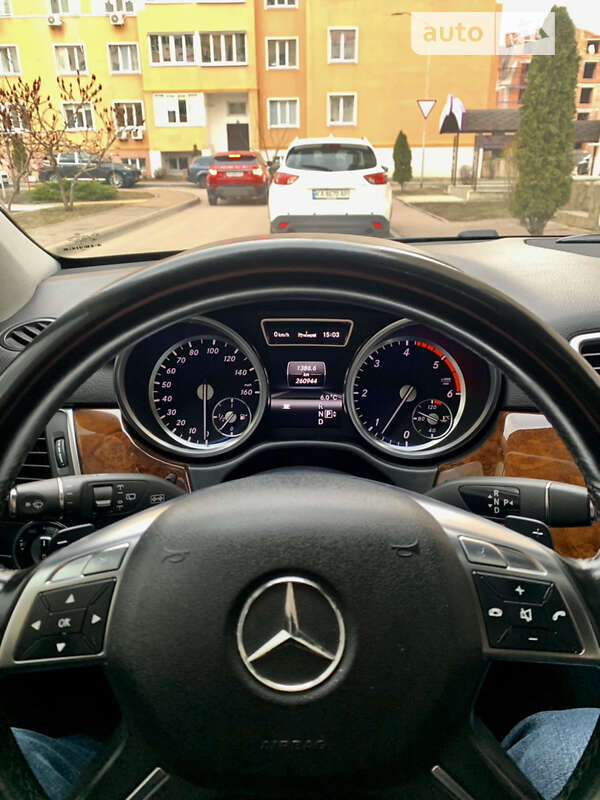 Внедорожник / Кроссовер Mercedes-Benz M-Class 2013 в Киеве фото 25 Внедорожник / Кроссовер Mercedes-Benz M-Class 2013 в Киеве