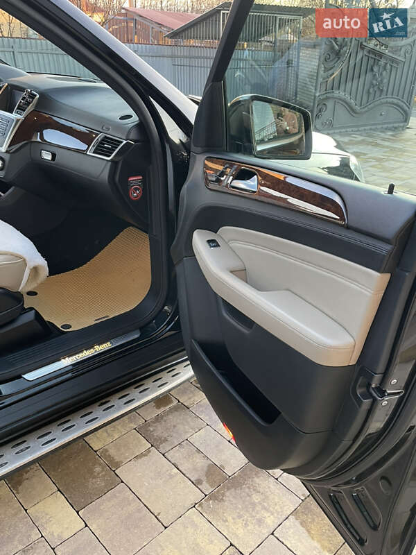 Внедорожник / Кроссовер Mercedes-Benz M-Class 2013 в Сторожинце