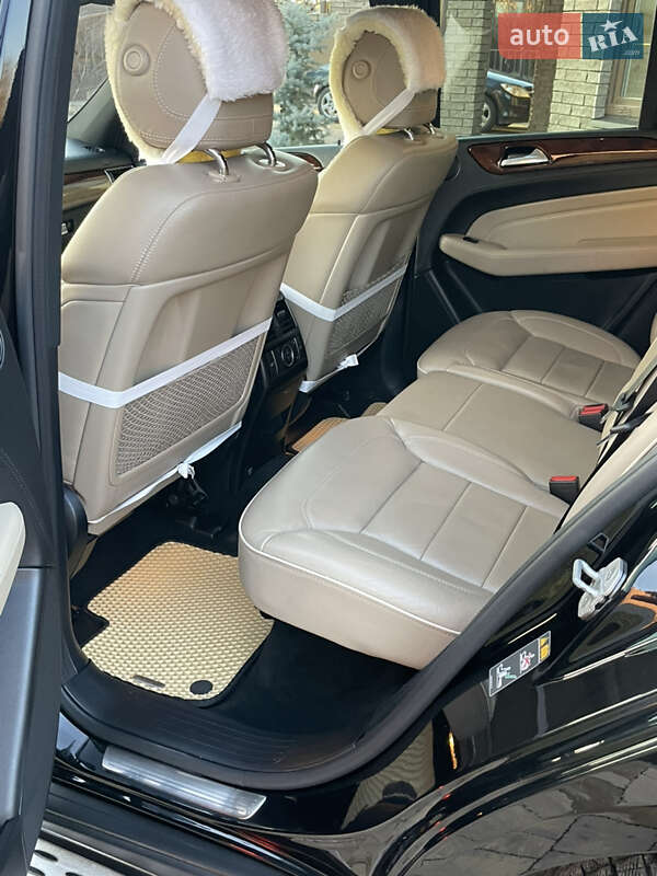 Внедорожник / Кроссовер Mercedes-Benz M-Class 2013 в Сторожинце