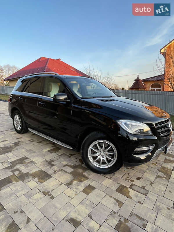 Внедорожник / Кроссовер Mercedes-Benz M-Class 2013 в Сторожинце