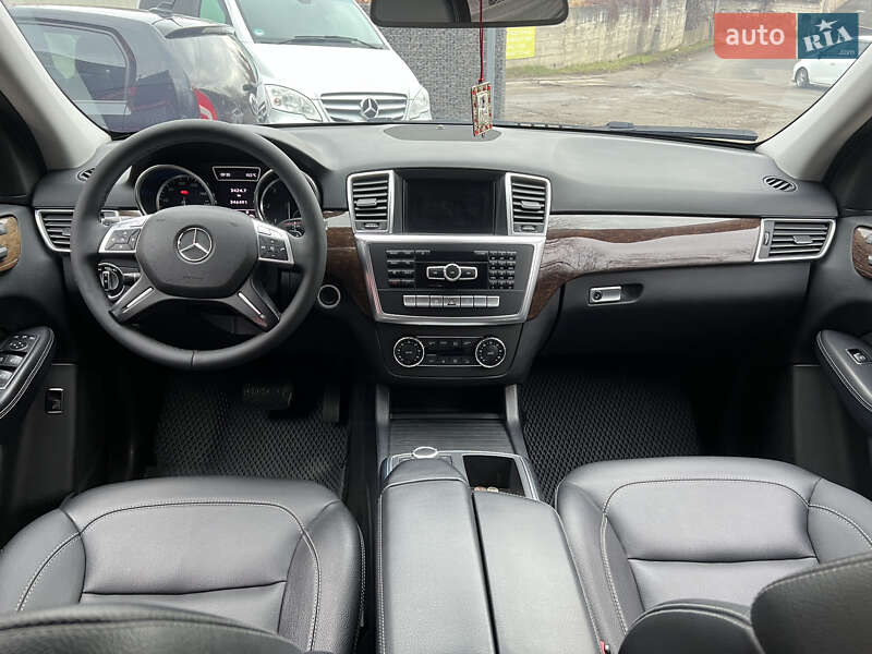 Внедорожник / Кроссовер Mercedes-Benz M-Class 2011 в Кицмани