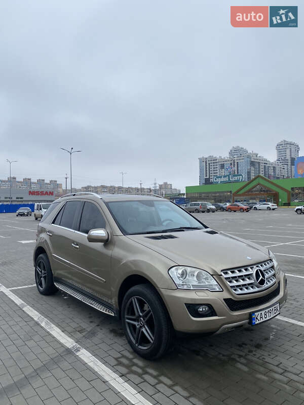 Позашляховик / Кросовер Mercedes-Benz M-Class 2009 в Одесі
