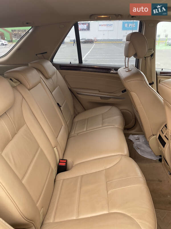 Позашляховик / Кросовер Mercedes-Benz M-Class 2009 в Одесі