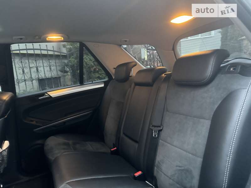 Внедорожник / Кроссовер Mercedes-Benz M-Class 2010 в Мукачево