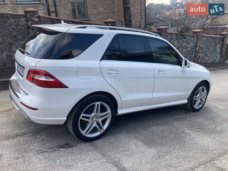 Внедорожник / Кроссовер Mercedes-Benz M-Class 2015 в Киеве